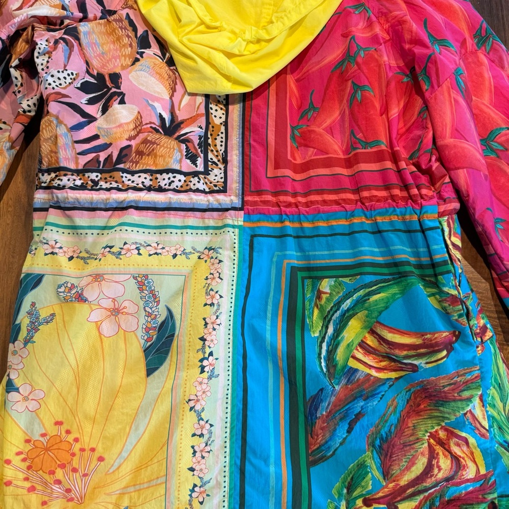 Farm Rio rain coat in bright scarf print - Picture 6 of 7